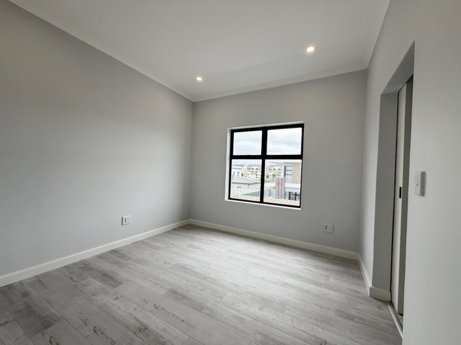 5 Bedroom Property for Sale in Sandown Western Cape